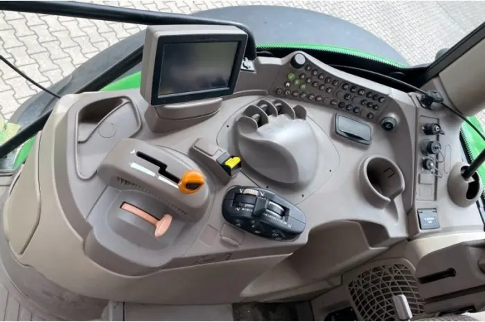 Трактор John Deere 6170R (2013)- фото № 3