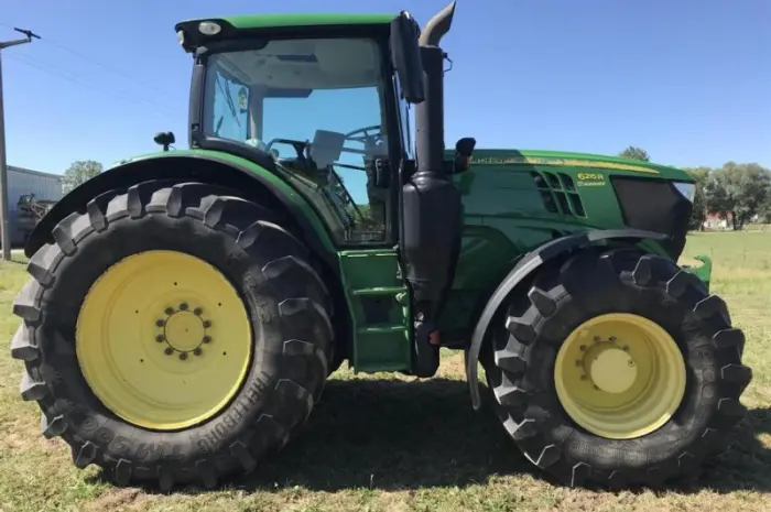 Трактор 6215 R John Deere- фото № 1