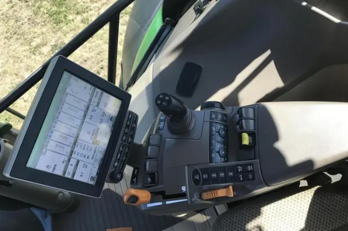 Трактор 6215 R John Deere- фото № 6