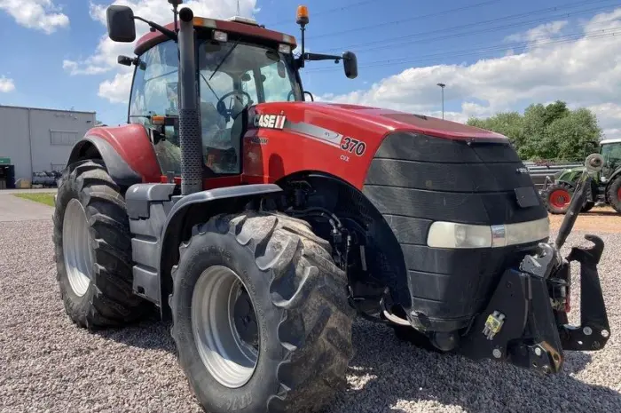 Трактор Case IH MAGNUM 370 CVX- фото № 1