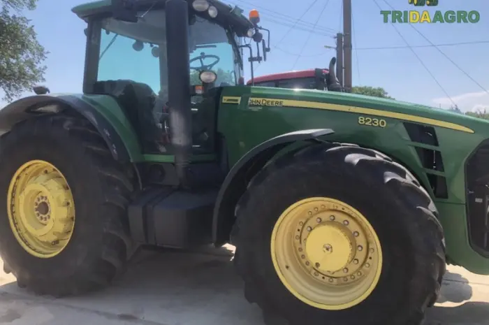 Трактор john deere 8230- фото № 7