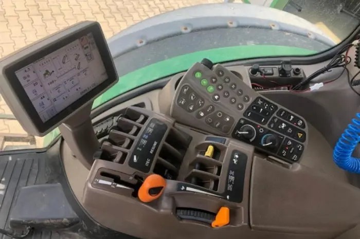 Трактор John Deere 8345R- фото № 6