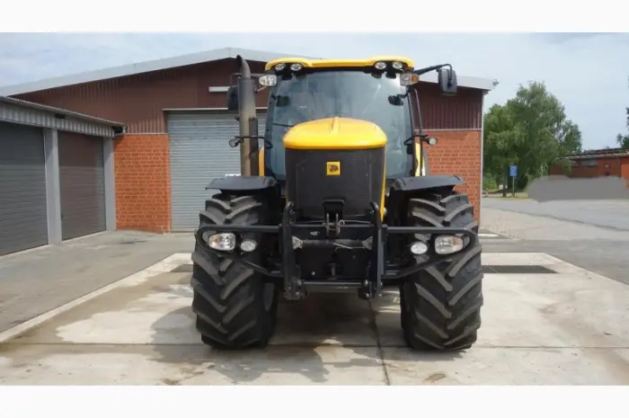 Трактор JCB Fastrac 7230 P-TRONIC- фото № 1
