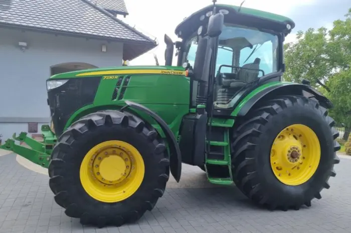 Трактор John Deere 7230R бу- фото № 1