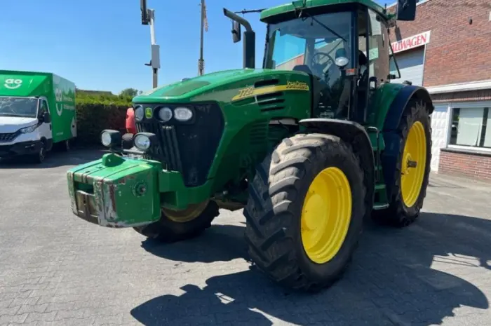 Трактор John Deere 7720- фото № 1