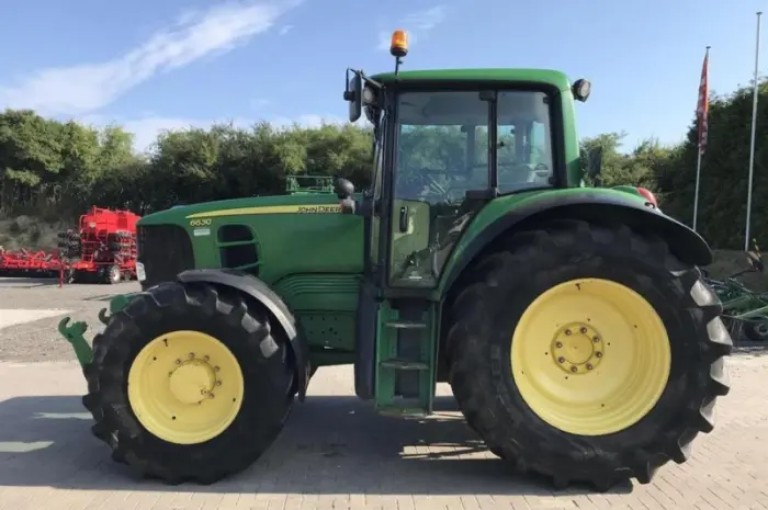 Трактор John Deere 6630 Premium- фото № 1
