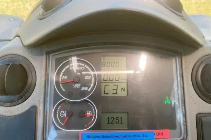 Трактор Claas Arion 640- фото № 4