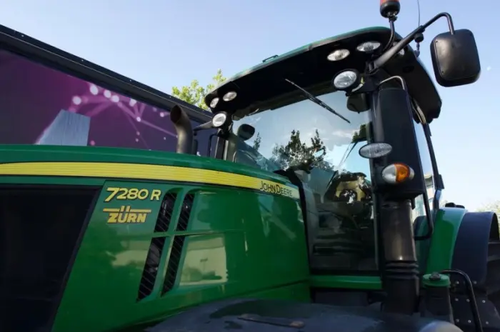 Трактор John Deere 7280 R- фото № 4