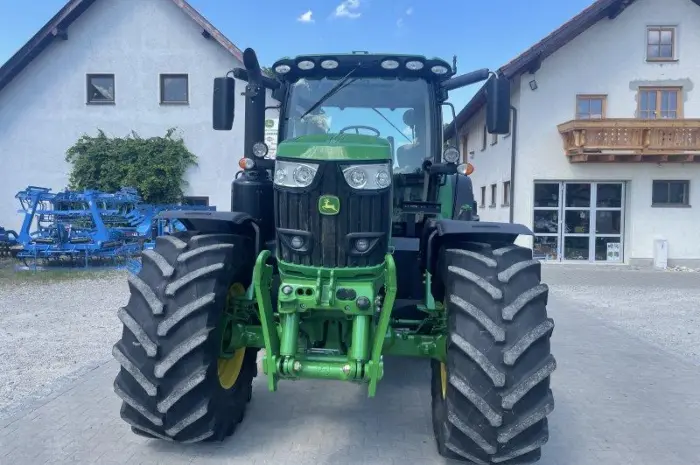 Трактор John Deere 6215 R- фото № 3