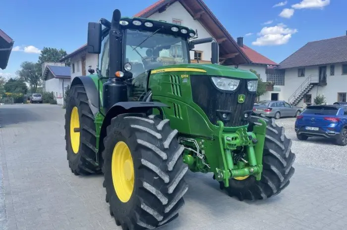Трактор John Deere 6215 R- фото № 6