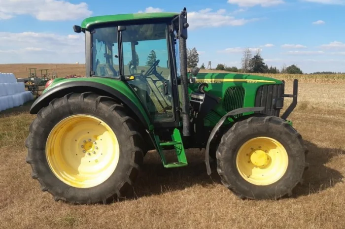 Трактор John Deere 6220 SE- фото № 4