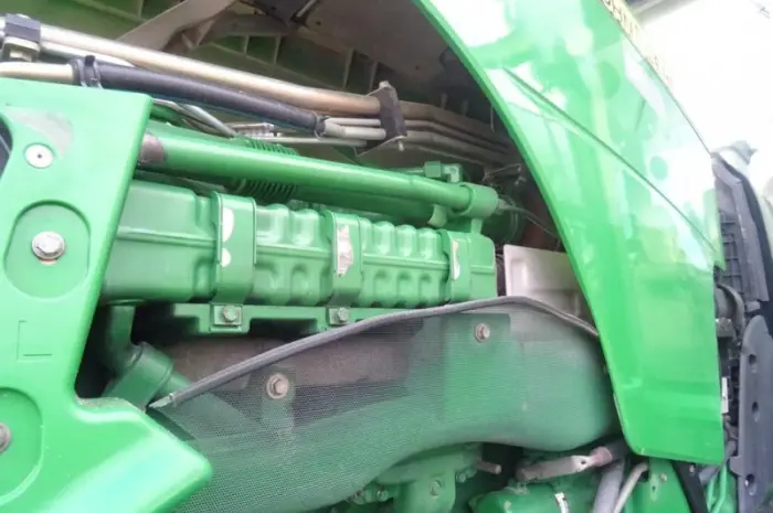 Трактор John Deere 8335R- фото № 3