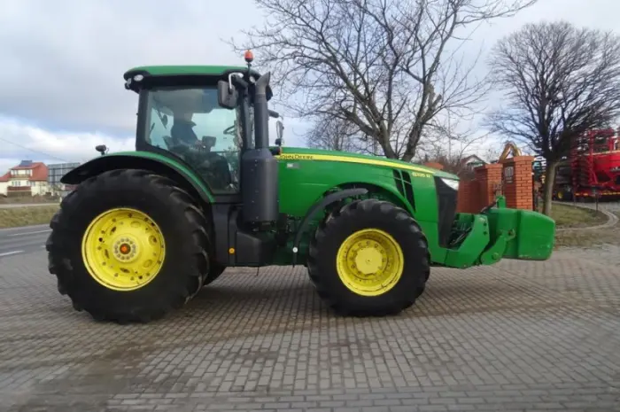 Трактор John Deere 8335R- фото № 5