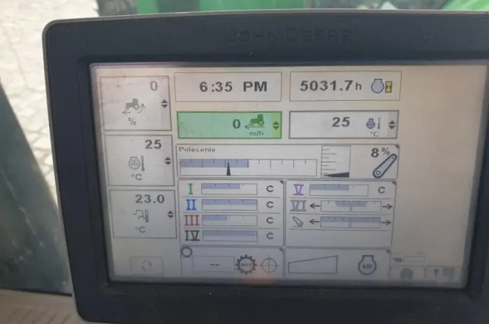 Трактор John Deere 8335R- фото № 6