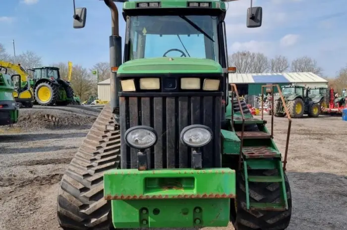 Трактор John Deere 8400T- фото № 2