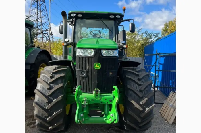 Трактор колісний John Deere 7230R- фото № 1