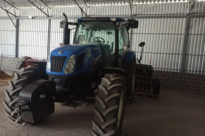 Трактор колісний New Holland T6050- фото № 1