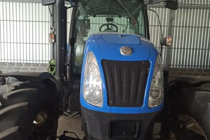 Трактор колісний New Holland T6050- фото № 4