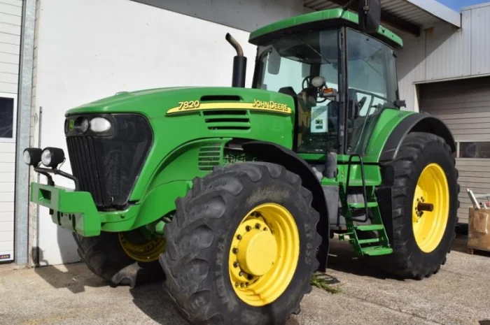 Трактор колісний John Deere 7820- фото № 1