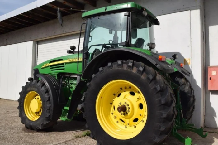 Трактор колісний John Deere 7820- фото № 3