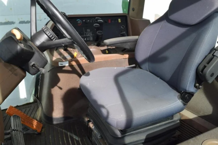 Трактор колісний John Deere 7820- фото № 5