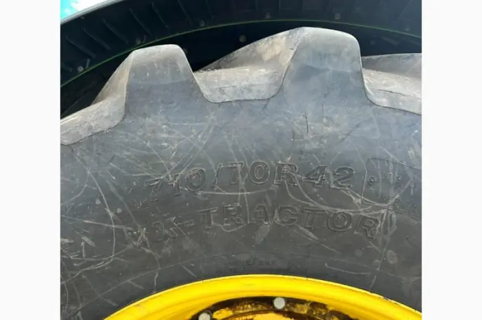 Колісний трактор John Deere 8370R- фото № 6