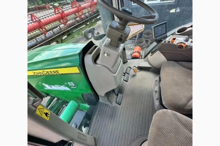 Колісний трактор John Deere 8370R- фото № 8