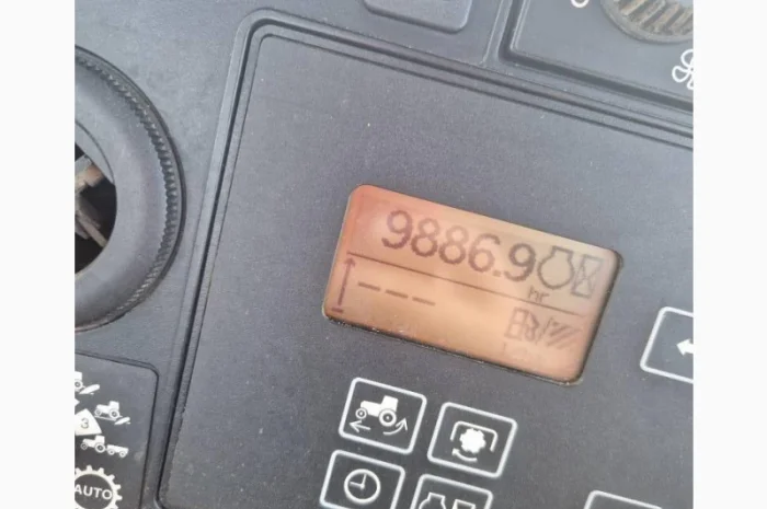 Трактор John Deere 8430 (2007)- фото № 12