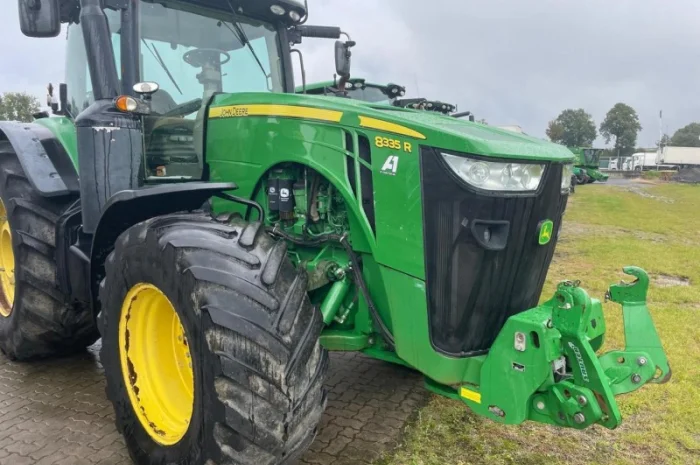 Трактор John Deere 8335R (2011) - PowerShift- фото № 1