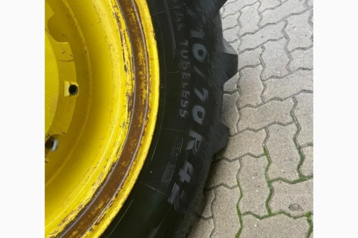 Трактор John Deere 8335R (2011) - PowerShift- фото № 8