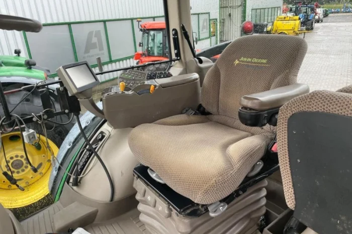 Трактор John Deere 8335R (2011) - PowerShift- фото № 5