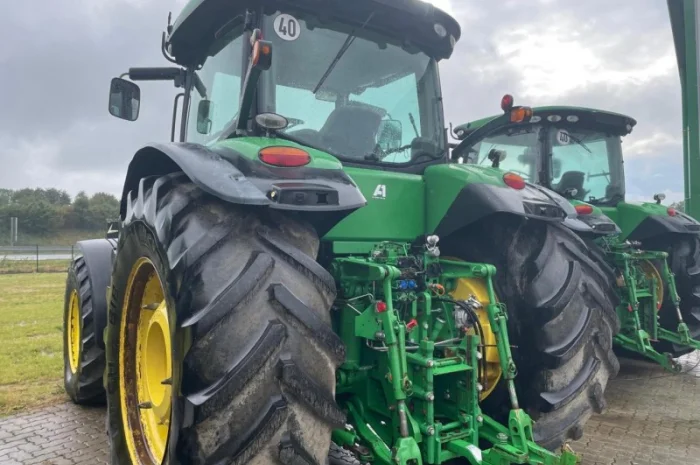 Трактор John Deere 8335R (2011) - PowerShift- фото № 19