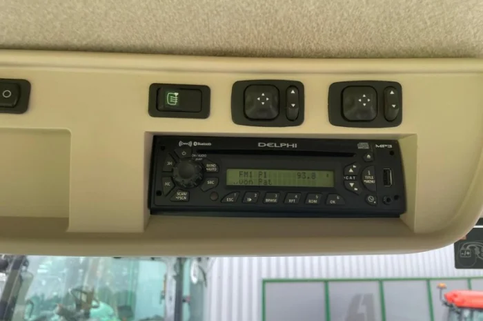 Трактор John Deere 8335R (2011) - PowerShift- фото № 3