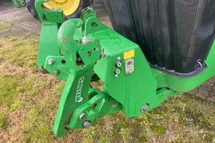 Трактор John Deere 8335R (2011) - PowerShift- фото № 16