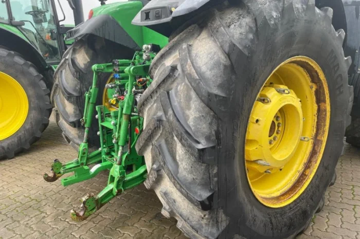 Трактор John Deere 8335R (2011) - PowerShift- фото № 15