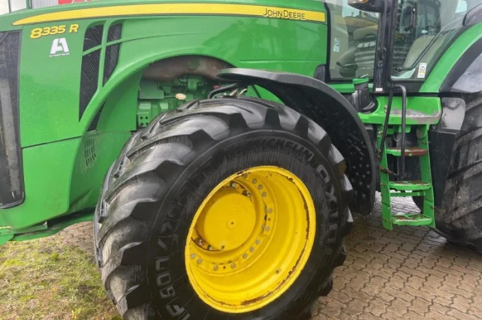 Трактор John Deere 8335R (2011) - PowerShift- фото № 14