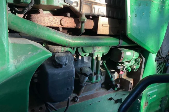 Трактор John Deere 8430 (2009)- фото № 12