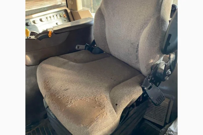 Трактор John Deere 8430 (2009)- фото № 7