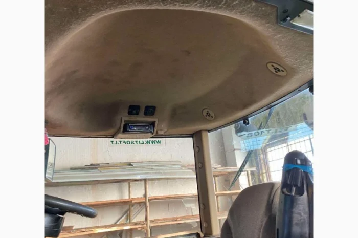 Трактор John Deere 8430 (2009)- фото № 6