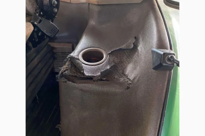 Трактор John Deere 8430 (2009)- фото № 5