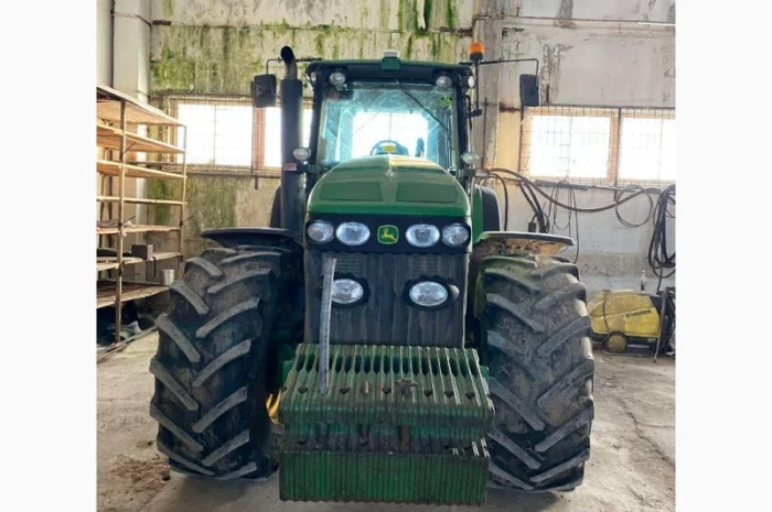 Трактор John Deere 8430 (2009)- фото № 17