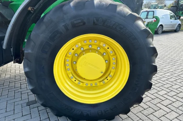 Трактор John Deere 7310R (2016)- фото № 11
