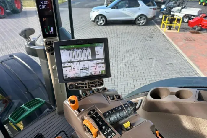 Трактор John Deere 7310R (2016)- фото № 7