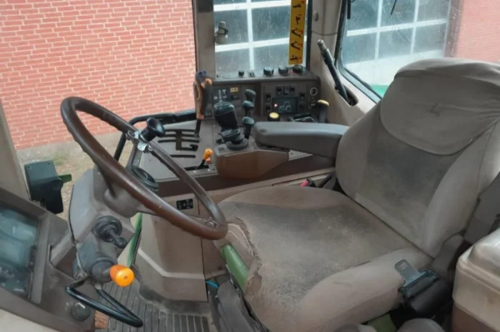 Трактор John Deere 6910 (2000) - Power Shift- фото № 8