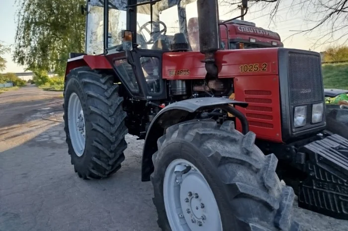 Трактор МТЗ 1025.2 Export- фото № 7