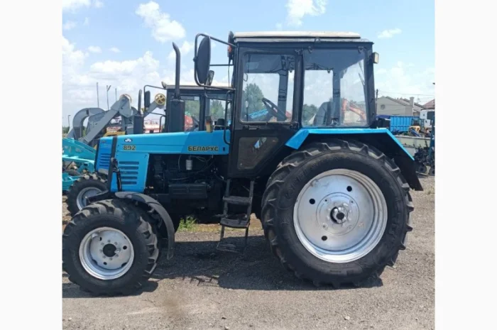 Трактор МТЗ-892 2013- фото № 2