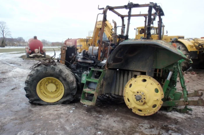 Трактор JOHN DEERE 7810 на запчасти- фото № 1
