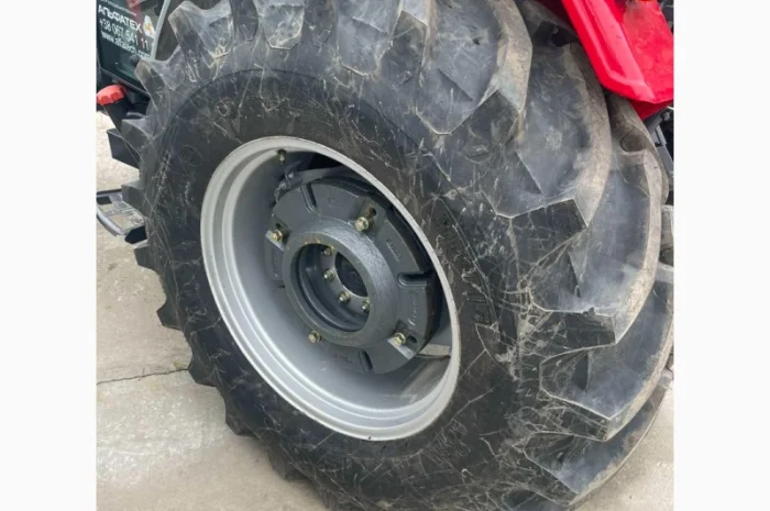 Трактор Mahindra 9500- фото № 9