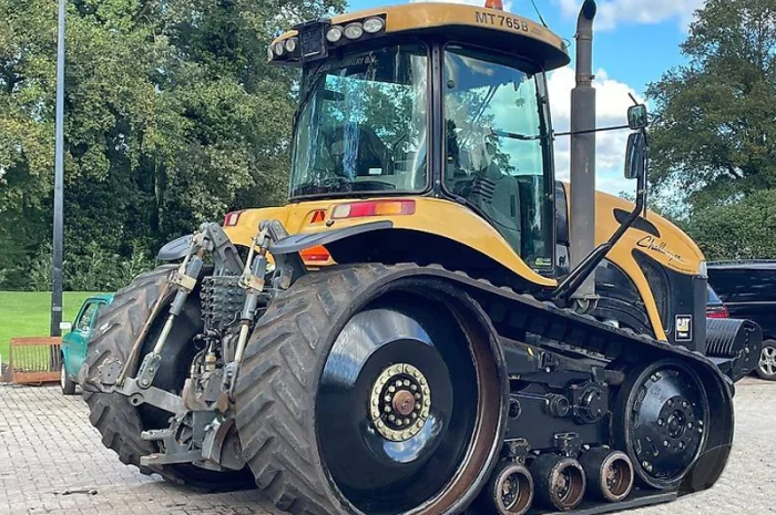 Трактор гусеничний Challenger MT 765B- фото № 6
