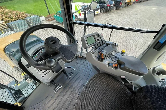 Трактор гусеничний Challenger MT 765B- фото № 7